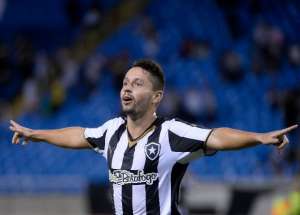 Série B: Elvis relembra gol decisivo contra o Macaé e diz entender rodízio no Botafogo