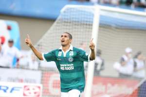 Ramón, ex-meia do Grêmio, não chega a acordo e deixa Goiás