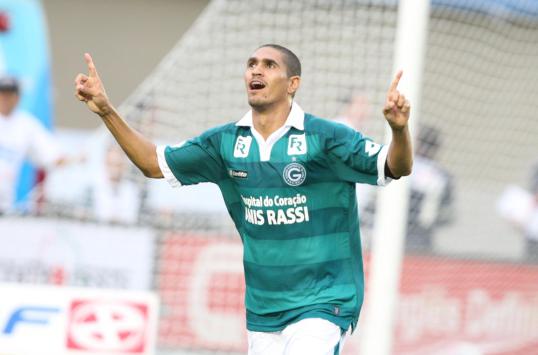 Ramón deixou o Goiás e procura um novo clube