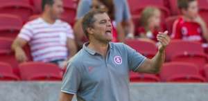 Aguirre apela para quarta opção na lateral esquerda do Inter