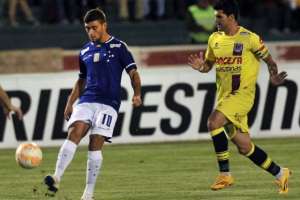 Sem Arrascaeta, Luxemburgo confirma escalação do Cruzeiro