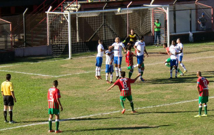 Portuguesa Santista saiu na frente, mas sofreu o empate do Guarulhos, time mandante