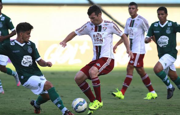 Wagner continua lento, mas marcou o gol de empate do Fluminense no Serra Dourada