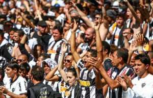 BRASILEIRÃO CHEVROLET: Palmeiras humilha São Paulo, Vasco perde virgindade Galo bate recorde