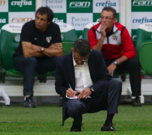 Marcelo Oliveira engoliu Juan Carlos Osorio no clássico paulista