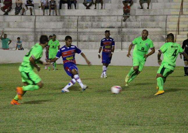 Com gol do polivalente Pio, o Fortaleza venceu o Salgueiro fora de casa, em confronto direto pela liderança do Grupo A. - Foto: Fortaleza Oficial