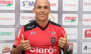 Série C: Em manhã inspirada, Leandrão faz três gols e pede música no Hat-Trick FI