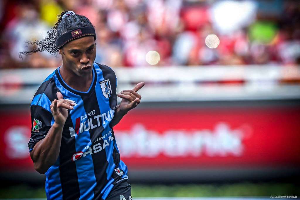 Ronaldinho Gaúcho ainda não definiu seu futuro na temporada