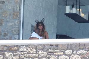 Nicole Scherzinger, musa pop, comemora aniversário com destaque do futebol suíço