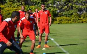 Com Lucão e Boschilia, São Paulo divulga relacionados para encarar o Atlético-PR