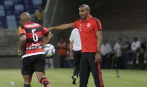 Pressionado, Cristóvão faz mudanças na escalação do Flamengo