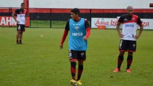 Série B: Atlético-GO dispensa dois jogadores e um volta ao Flamengo