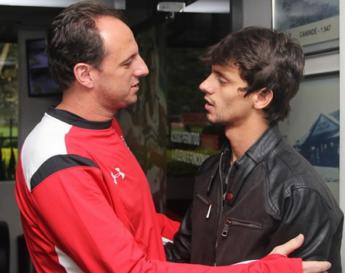Rodrigo Caio na despedida do ídolo Rogério Ceni