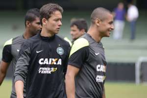 Fluminense faz proposta ao Inter e pode roubar Wellington Paulista do Coritiba