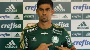 Com confiança de técnico, Leandro Almeida já projeta ser titular no Palmeiras