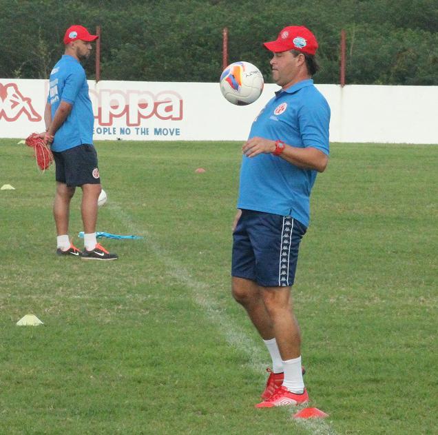 Treinador vai assistir de fora os dois próximos desafios do Mecão na Série C - Divulgação
