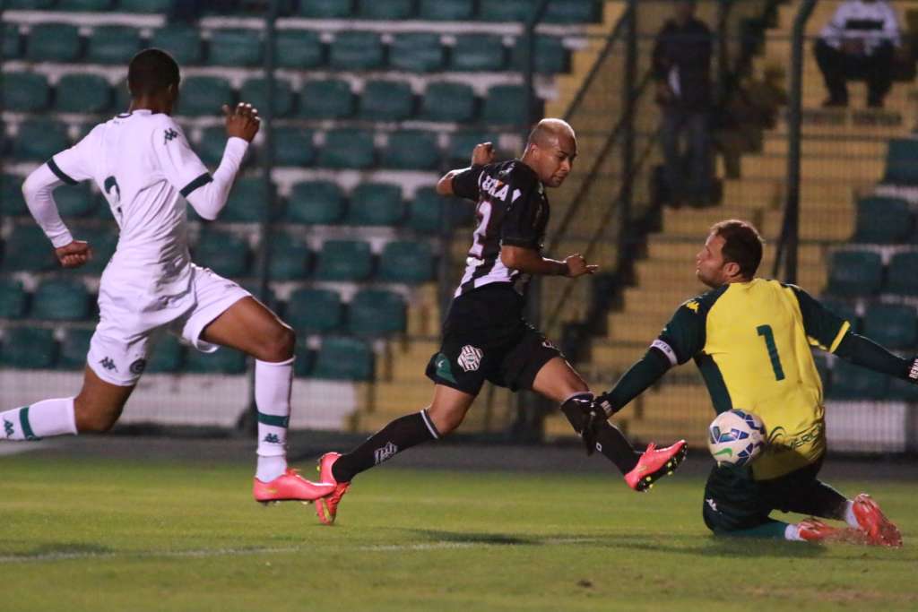 Golaços foram a marca do Orlando Scapelli, na vitória por 3 a 1 do Figueirense em cima do Goiás