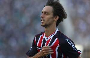 Rodrigo Caio decide continuar no São Paulo e dá alívio a Osorio