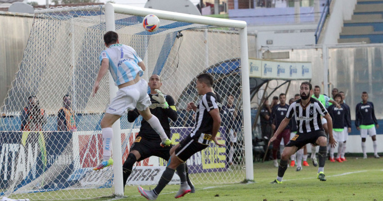 Após vitória contra Fogão, Macaé quer engrenar na Série B