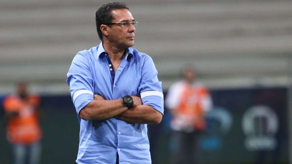 Luxemburgo quebra a cabeça para arrumar a casa