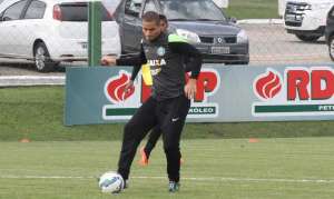 Wellington Paulista rescinde com Coritiba e acerta com o Fluminense