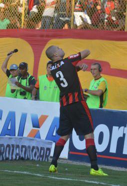 Guilherme Mattis fez primeiro gol do Vitória