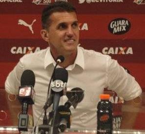 Mancini, feliz da vida, após goleada no Ba-Vi