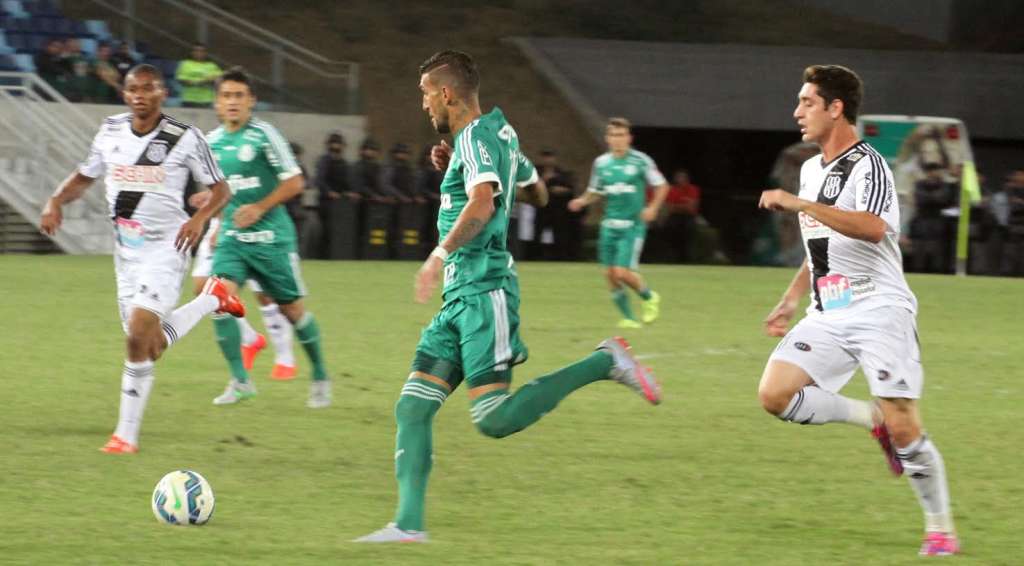 Rafael Marques foi o garçom da partida com duas assistências - Chico Ferreira