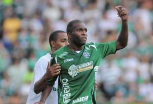 Série C: Malaquias, do Guarani, sofre fratura na fíbula e para por 30 dias