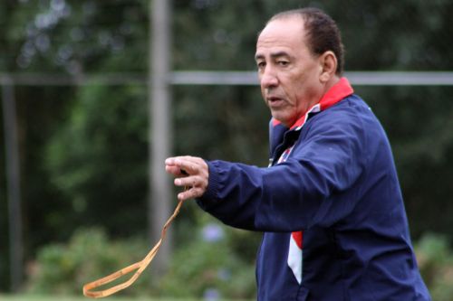 O técnico Nêdo Xavier ficou muito irritado com o desempenho do time no empate com o Criciúma