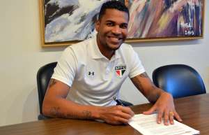 Ainda sem jogar, zagueiro Breno renova com São Paulo por dois anos