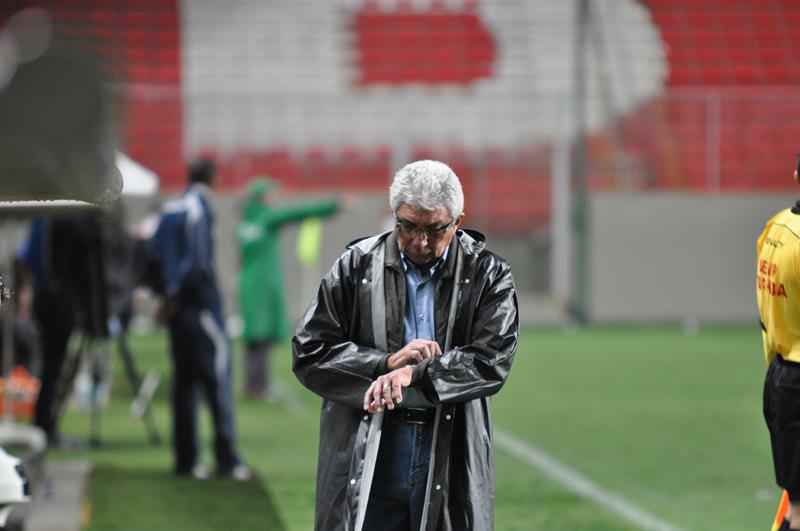 Givanildo Oliveira encara duelo como decisão no América-MG