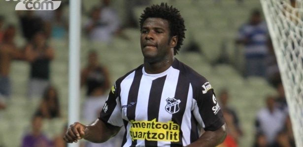 Sandro foi um verdadeiro xerife na partida contra o Botafogo