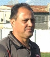 Márcio Azevedo acompanha jogos pelas Séries A, B e C e aguarda propostas