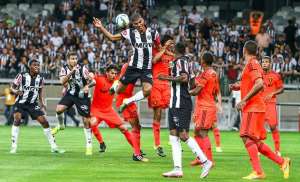 BRASILEIRÃO: Atlético-MG dispara na ponta ao derrubar o Sport, Palmeiras entra no G4 e Guerrero faz gol