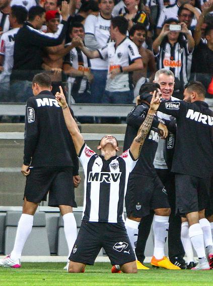 Galo engatou quinta vitória e derrubou o Sport, último invicto do Brasileirão