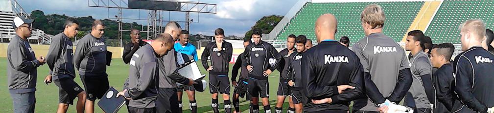 Wagner Lopes teve um breve contato com o elenco nesta quinta-feira à tarde para o jogo com o líder Botafogo. Foto: bragantino.net