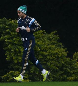 Palmeiras pagará 'caminhão de dinheiro' por Valdívia até o final de 2016 2 0002050094703 img