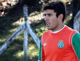Santos negocia contratação de lateral Alan Ruschel, encostado no Inter