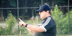 Técnico Guto Ferreira diz que Ponte Preta respeita, mas não teme o líder Atlético Mineiro