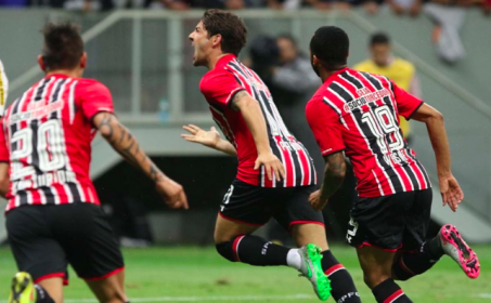 Pato foi o melhor contra o Vasco, mas pode ter a sombra de Luis Fabiano