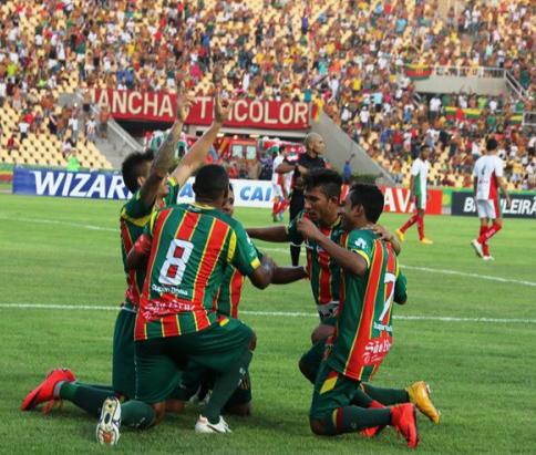 Sampaio fez os seus três gols no segundo tempo diante do Boa