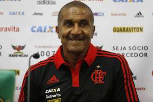 Cristóvão fecha treino e esconde formação do Fla para duelo contra o Corinthians