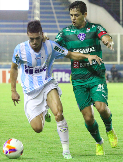 O Macaé foi valente e contou com a sorte para vencer o Paysandu. - Foto: Tiago Ferreira