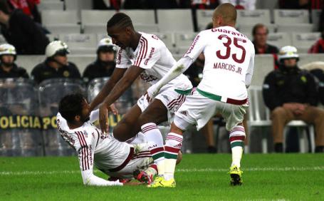 Fluminense exalta quebra da invencibilidade do Atlético-PR como mandante 2 0002050095619 img