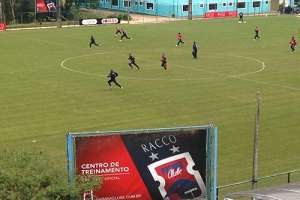 Série B: Fernando Diniz mantém tática e mais uma vez fecha o treino do Paraná para a imprensa