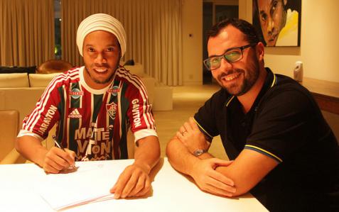 Fluminense tem dinheiro para contratar Ronaldinho Gaúcho e não tem para pagar suas dívidas?