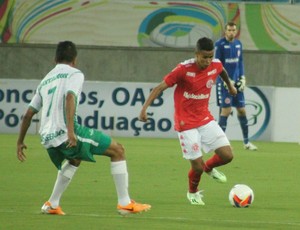 Com dores na coxa esquerda, lateral-esquerdo Arthur Henrique não enfrenta o Vasco