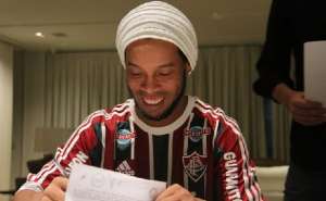 Ronaldinho Gaúcho chega para ser titular do Flu, garante presidente