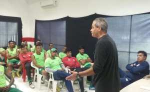 Série C: Elenco da Portuguesa recebe palestra de ex-árbitro após expulsão infantil contra o Guarani